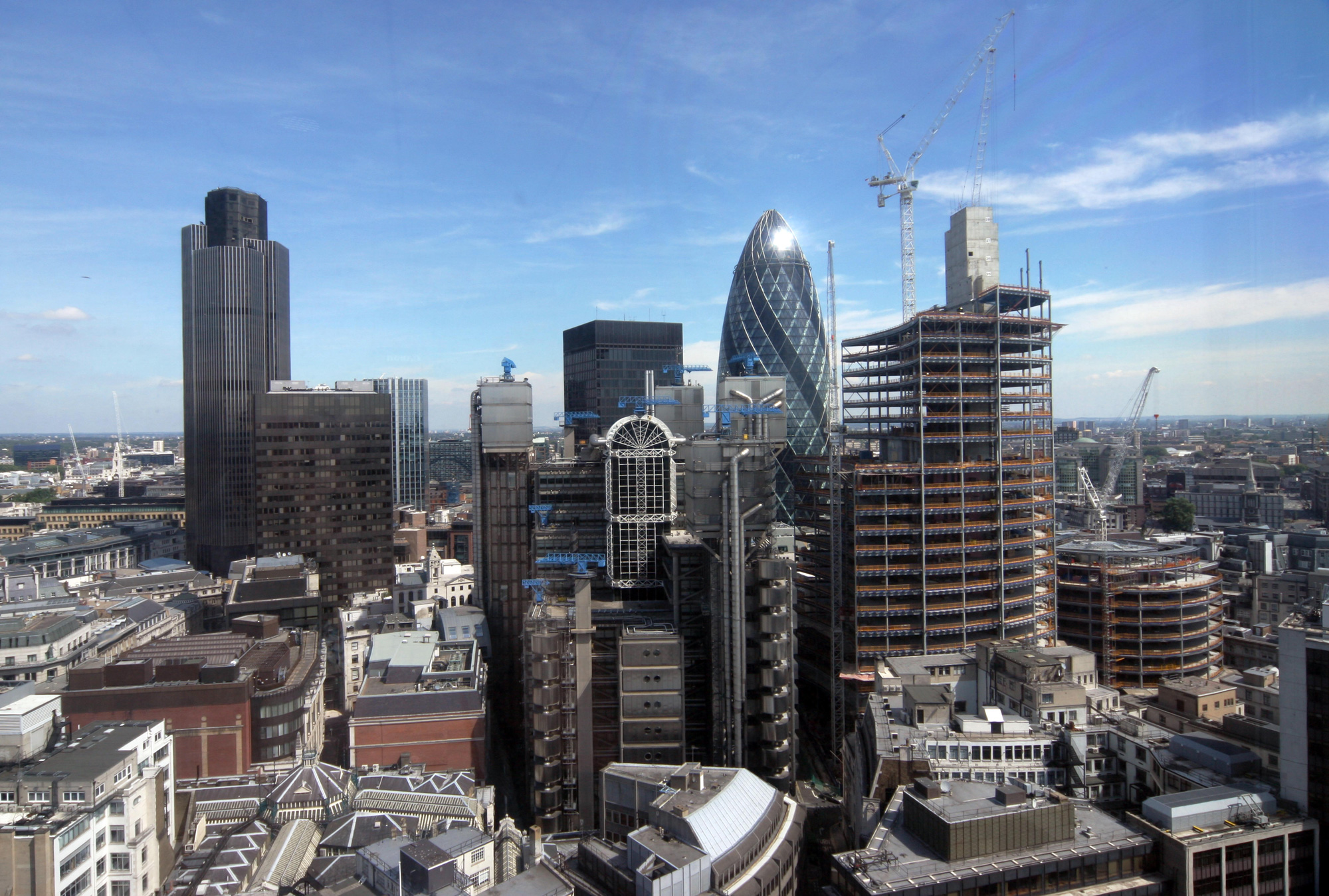 5 Benefits of Relocating Your Office to London